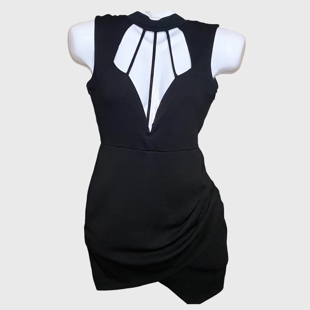 ✨SOLD✨  🎉3 for $15🎉 Black Caged Dress